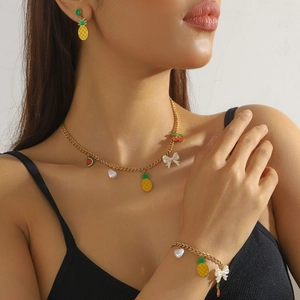 Goldenes Schmuckset mit Emaille-Früchten, Herz und Schleife Anhängern für Damen