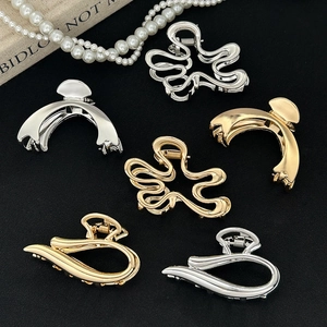 Alloy Metal Hair Claw Clips Large Geometric Heart Shape Shark Hairpins For Thick Hair Elegant Gold Silver Accessories