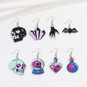 8-teiliges Gothic Halloween Ohrring-Set mit Acryl-Totenkopf-, Fledermaus- und Kristallanhängern