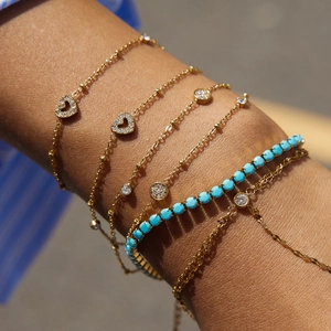 Bracciale a doppia catena in acciaio inossidabile 18k con ciondolo a cuore e perline