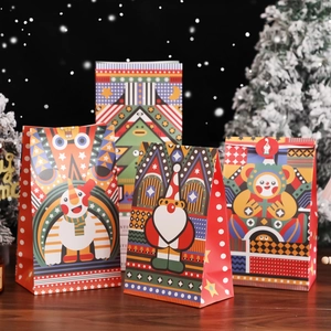Christmas White Kraft Paper Gift Bags With Stickers Cartoon Santa Reindeer Gingerbread Man Pattern Holiday Gift Wrapping Packaging Bags