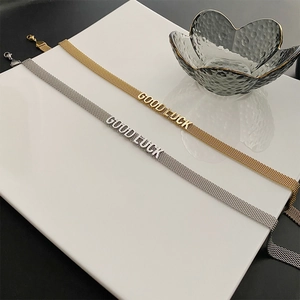 Collier Choker Lettre Good Luck En Acier Titane Pour Femmes Chaîne Maille Milanaise Minimaliste Bijoux Chic