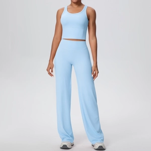Set yoga celeste con canotta con retro a vogatore e pantaloni a gamba larga a vita alta