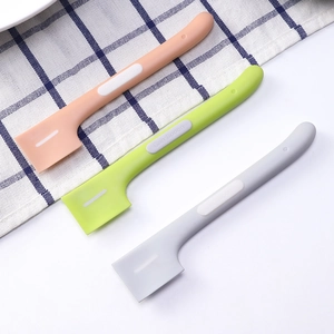 Ergonomic long-handle silicone pet food can spoon in pink green and gray colors
