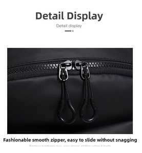 Details des glatten schwarzen Doppel-Reißverschlusses am minimalistischen Laptop-Rucksack
