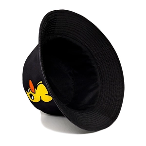 Cappello a secchiello nero con ricamo a papera per stile streetwear casual all'aperto