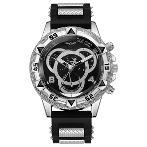 Men's fashion quartz watch with silver metal case, black dial and silicone strap