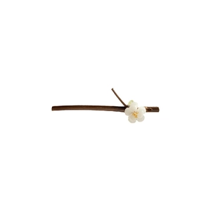 Elegant bamboo-style hair stick with white pearl flower and tassels in vintage style