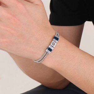 Bracciale da uomo a doppio strato in acciaio con timone nautico in argento e blu