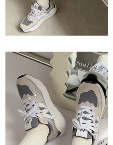 Dettaglio di sneaker rétro in mesh con sovrapposizioni metalliche e calzini bianchi lunghi