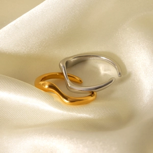 Luxurious wave-shaped adjustable stainless steel rings in gold and silver finish