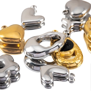 Pendentifs minimalistes en acier inoxydable en forme de cœur dorés et argentés
