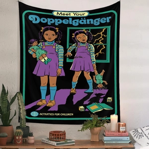 Arazzo artistico con illustrazione vintage di ragazze su sfondo di tessuto nero