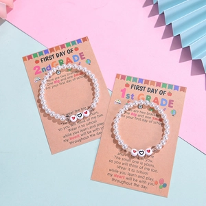 Bracelets en perles de 6 mm pour la rentrée scolaire avec cartes de vœux cadeaux