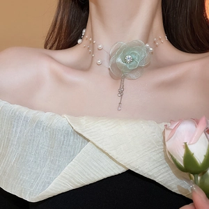 Elegant lace flower choker with pearls and a sparkling zircon drop pendant for women