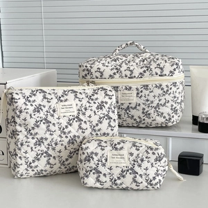 Quilted Cotton Cosmetic Bag French Black And White Floral Large Capacity Travel Toiletry Organizer Portable Wash Pouch