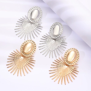Boucles d'Oreilles Pendantes Vintage en Alliage en Forme de Éventail pour Femmes Boucles d'Oreilles Métalliques Exagérées