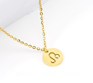 Macro de collier zodiaque Lion doré avec pendentif ajouré en acier inoxydable poli