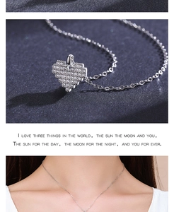 Détail du collier cœur en argent s925 doté d'un pendentif cœur serti de zircons