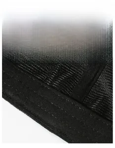 Détail de la bande anti-transpiration sur la doublure en mesh respirant de la casquette
