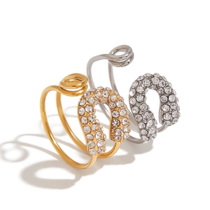 Luxurious rhinestone paperclip rings in gold and silver stainless steel set