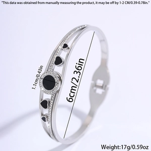 Detailed view of silver titanium steel heart bracelet with size and weight dimensions