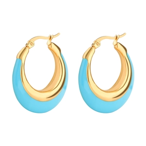 Boucles d'oreilles créoles en U dorées avec finition en émail bleu ciel vif