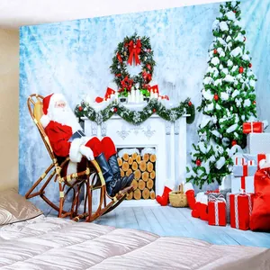 Detail van een kerstwandkleed met Kerstman en open haard voor feestelijke decoratie