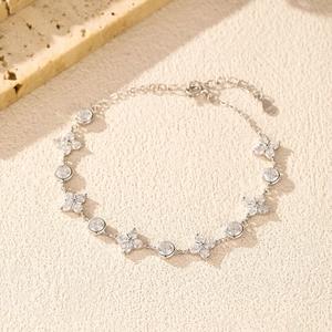 Sparkling S925 sterling silver lucky four leaf clover bracelet for women with zircon inlay