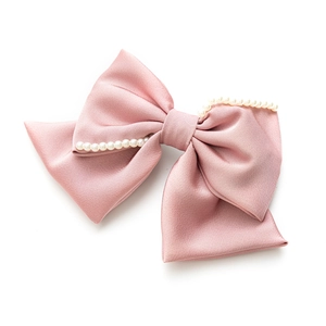 Eleganter rosa Haarclip mit Satinschleife und Perlenverzierung im koreanischen Stil