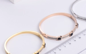 Three-color titanium steel bracelets with rhinestones and square black stone inlay