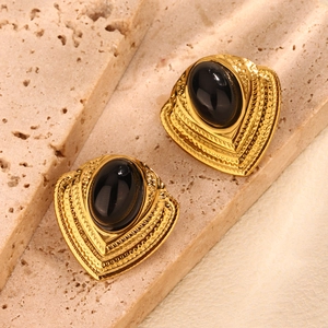 Vintage style gold-plated heart earrings with large oval black agate inlay on stone