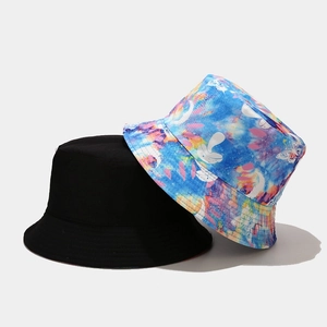 Cappelli a secchiello reversibili nero e tie-dye con stampa farfalla per protezione solare