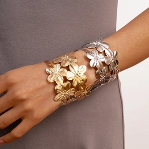 Metallic double-layer flower cuff bracelet in gold and silver finish for women