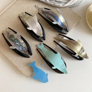 Acrylic whale hair claw clips with gradient colors and star rhinestones for women