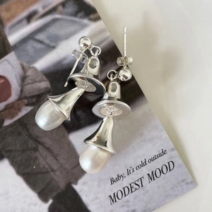 Elegant S925 sterling silver bell-shaped earrings with lustrous drop pearls for women