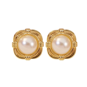 Elegant vintage square stud earrings with cream pearls and gold-plated textured frames