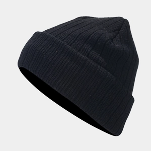 Ensemble d'hiver noir en tricot côtelé comprenant bonnet, tour de cou et gants