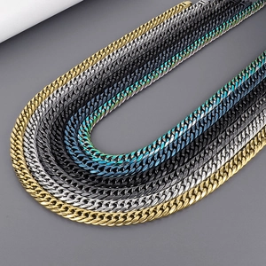Close-up of 12mm stainless steel curb chains in gold, silver, black and iridescent colors