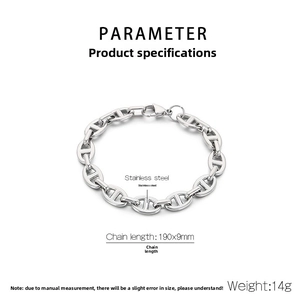 Dettaglio del bracciale a maglie ovali in acciaio inossidabile argento 190x9mm