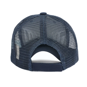 Atmungsaktive marineblaue Trucker Cap mit Netzeinsatz und verstellbarem Klettverschluss