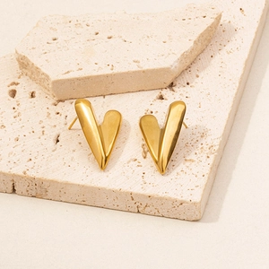 Minimalist 18K gold plated heart stud earrings in 304 stainless steel with a mirror finish
