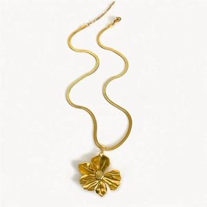 Exaggerated gold flower pendant necklace with sleek snake chain for women