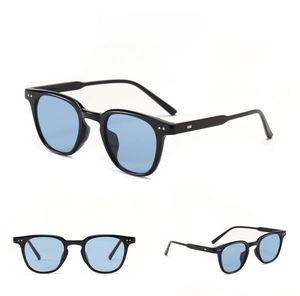 Detailed view of SS0051 round retro sunglasses with blue lenses and silver rivets