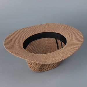 Chapeau de soleil Panama classique avec large bord et tissage respirant en beige