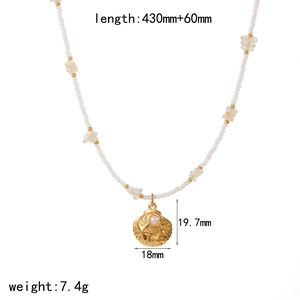 Detail view of shell pendant with dimensions 18x19.7mm and adjustable necklace length