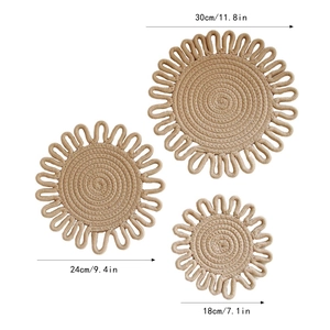 Three sizes of woven heat-resistant mats: 30cm/11.8in, 24cm/9.4in, and 18cm/7.1in diameters