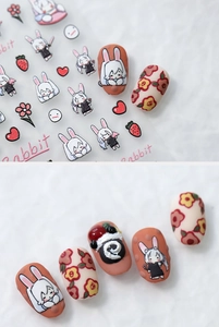 Détails de stickers à ongles lapin avec motifs de fleurs et de fraises au fini mat