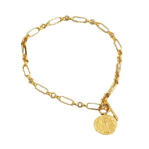 Collana a catena vintage in ottone placcato oro con ciondolo moneta barocca e chiusura a OT