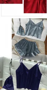 Détail de l'ensemble caraco en satin avec short à volants et pochette de rangement à cordon
